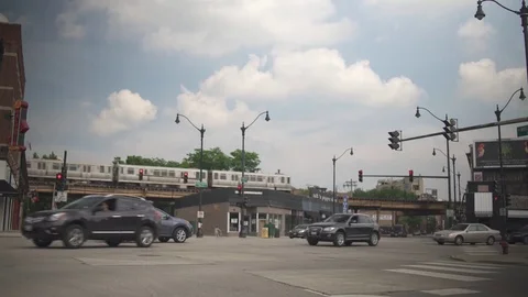 Chicago Small business as L Train passes Stock Footage 70433305