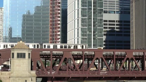 Chicago subway train crossing bridge over the Chicago River Stock Footage 208505347