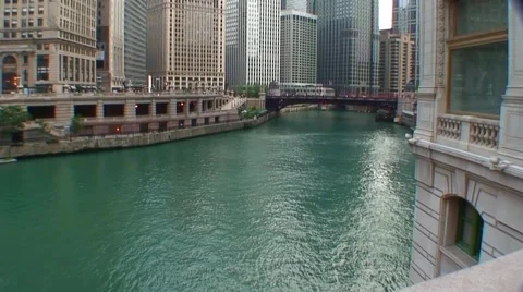 Chicago tilt-river to skyline Stock Footage 1060620