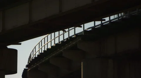 Chicago Transit train enters &amp; exits shot (atmos audio) Video stock 49968354