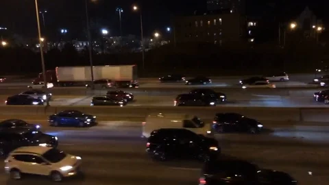 Chicago Winter Traffic Stockbeeldmateriaal 105078046