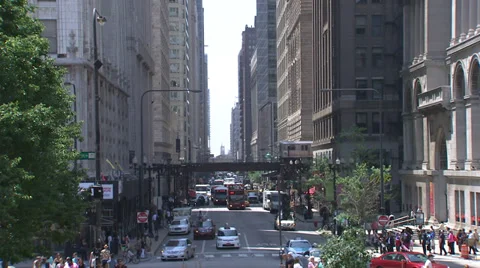 Chicago's L train passing from right to left Stock Footage 39933853