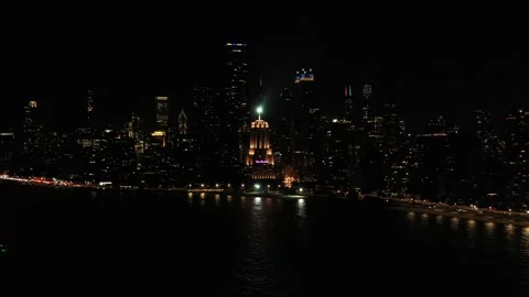 Chicago's skyline--Willis Tower-Drone view at night Vidéo 202227814