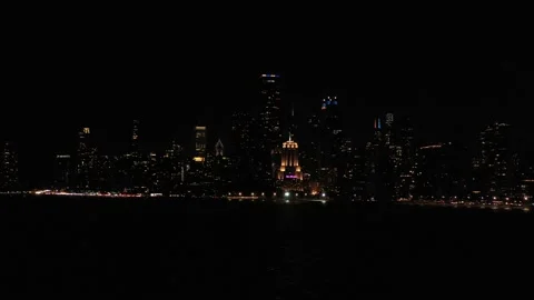 Chicago's skyline--Willis Tower-Drone view at night Vídeos de archivo 202228225