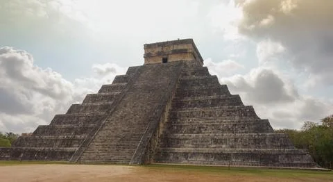 Chichen Itza archaeological complex in Yucatan Peninsula, Mexico. large pre.. Stock Photos