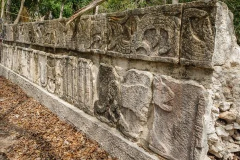 Chichen Itza archaeological complex in Yucatan Peninsula, Mexico. large pre.. Stock Photos