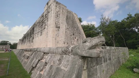 Chichen Itza, historical ruins of ancient civilization of Maya Stock Footage