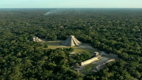 Chichen Itza Maya Pyramid, Yucatan Drone View Circling Ancient City, Mexico 4K Stock-Footage 173579899