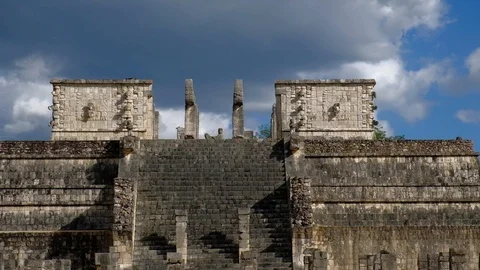 CHICHEN ITZA, MEXICO – Feb 4, 2018: The Mayan Ruins At Chichen Itza Video stock 105144422
