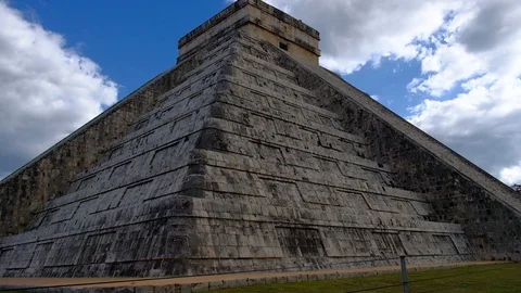CHICHEN ITZA, MEXICO – Feb 4, 2018: The Mayan Ruins At Chichen Itza Stock-Footage 105144426