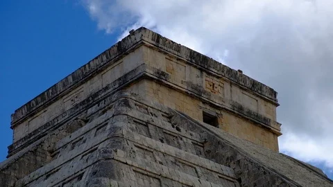 CHICHEN ITZA, MEXICO – Feb 4, 2018: The Mayan Ruins At Chichen Itza Video stock 105144427
