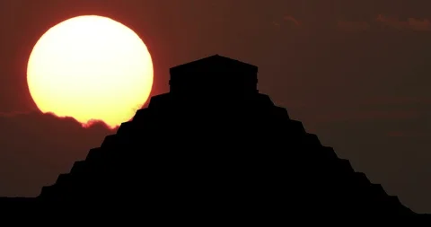 Chichen Itza Mexico Silhouette Timelapse Time Lapse at Sunset. Landmark, symbol Stock Footage 104987452