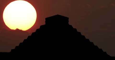 Chichen Itza Mexico Silhouette Timelapse Time Lapse at Sunset. Landmark, symbol Stock Footage 104987570