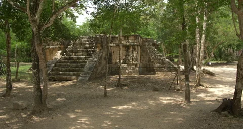 Chichen Itza - outlaying building Video stock 211423697