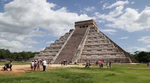 Chichen Itza Pyramid El Castillo 2 스톡 동영상 40696876