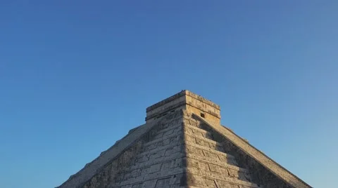 Chichen itza tilt down Stock Footage 59953433
