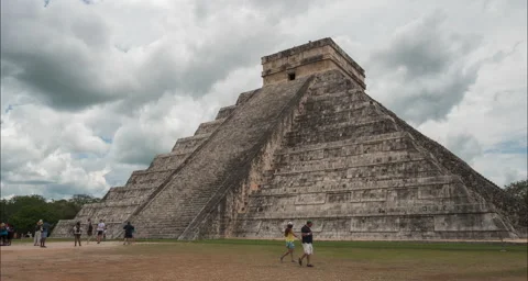 Chichen Itza Time Lapse Video stock 211517675