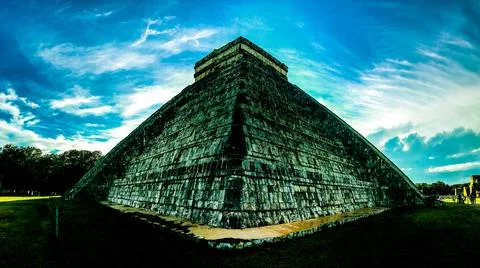 Chichenpyrami3 Stock Photos