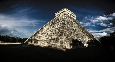 Chichenpyramid2 Stock Photos