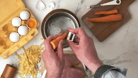 Chicken bouillon cooking process Video stock 242419338