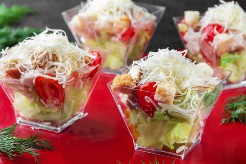 Chicken Caesar Salad in a plastic boxes Foto stock