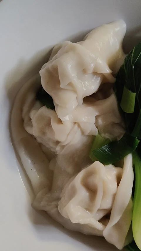 Chicken dumpling soup Vidéo 300870907