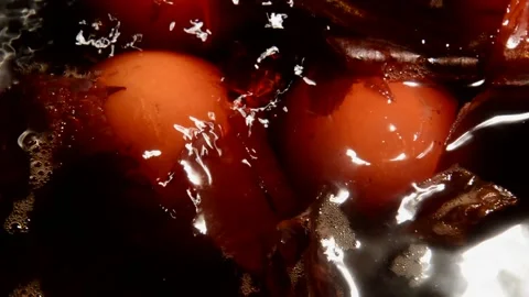 Chicken eggs with onion peel Stock Footage 312532416