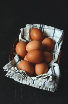 Chicken eggs on the table Foto stock