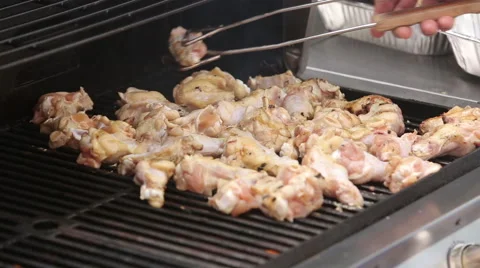 Chicken on a Grill Video stock 51328364