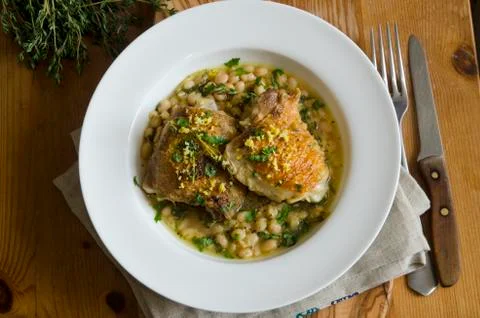Chicken with haricot beans Foto stock
