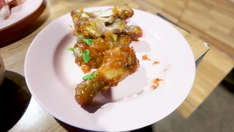 Chicken leg bones with sauce. 動画素材 290503087
