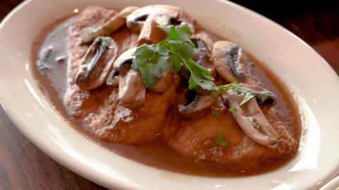Chicken marsala Stock Footage 131919294