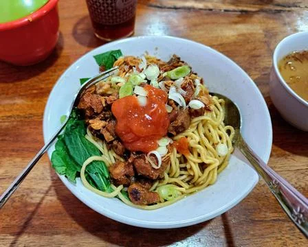 Chicken noodles on the table Foto stock