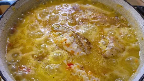 Chicken pilaf boiling close-up with bubbles and ASMR sound 스톡 동영상 317513275