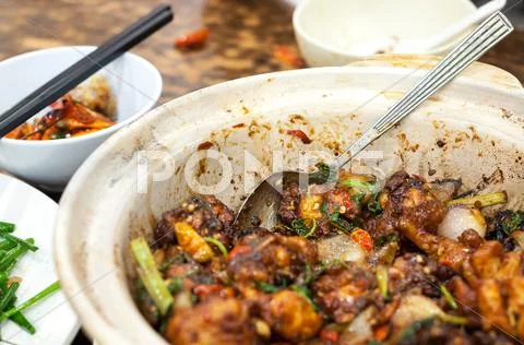 Chicken in a pot served at one of Hong Kong's many cooked food centres Stock Photos