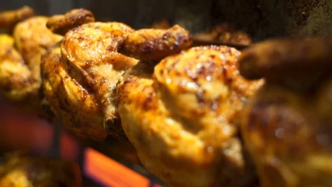 Chicken Roasted on Grill Vídeos de archivo 87734542
