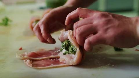 Chicken rolls Video stock 119638444