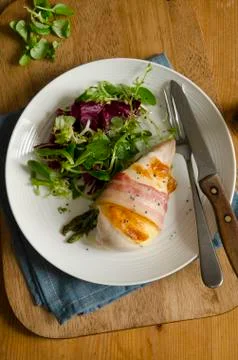 Chicken with salad Foto stock