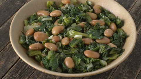 Chicory and Beans. Video stock 314077219