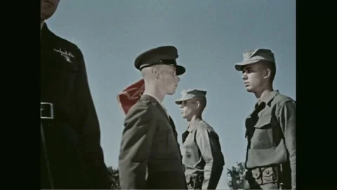 Chief inspects recruited marines' knowledge on training - 1960 Vídeos de archivo 102851905