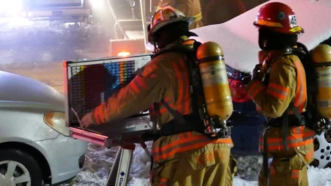 Chief opening PC table Stock-Footage 105199832