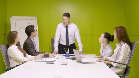 Chief speak positive speech to his business work team and shake hand to the best Video stock 80800206