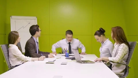 Chief speak positive speech to his business work team and shake hand to the best Stock Footage 80800337