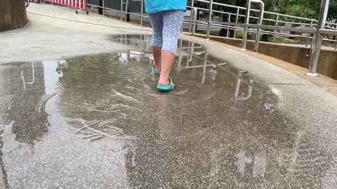  child and puddle Stock Footage 165707280