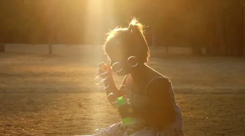 Child and soap bubbles Video stock 12215508