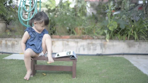 Child and tablet 库存影片 29244033