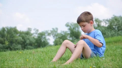 Child Blowing Bubbles in Nature Video stock 40375149