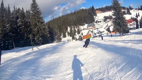 Child boy skiing through forest. 動画素材 86284648