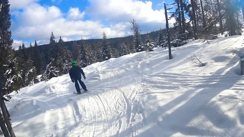 Child boy skiing through forest. 動画素材 86289281