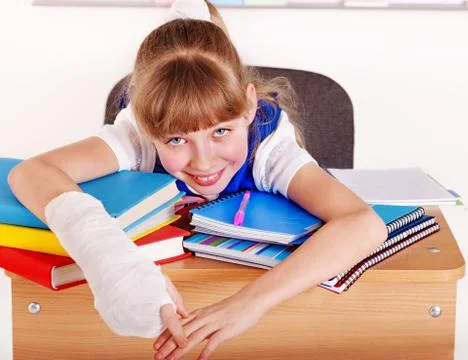 Child with broken arm. Stock-Fotos